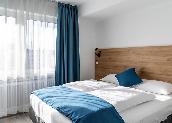 Hotel 83