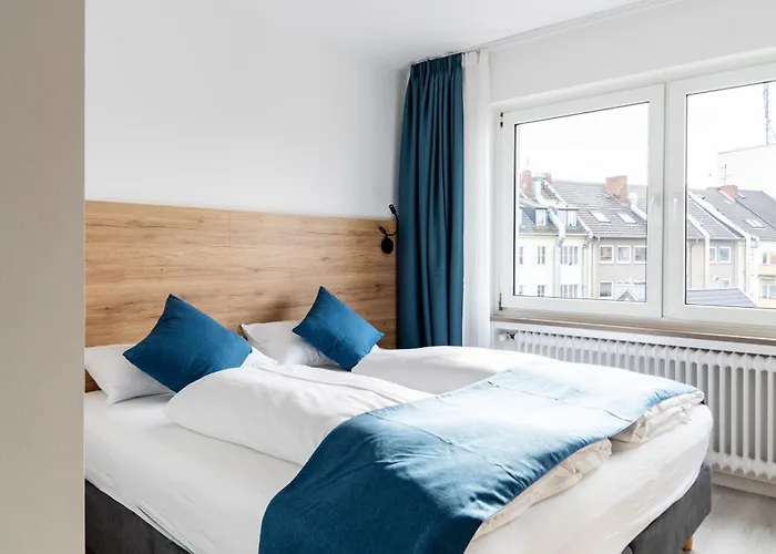 Hotel 83