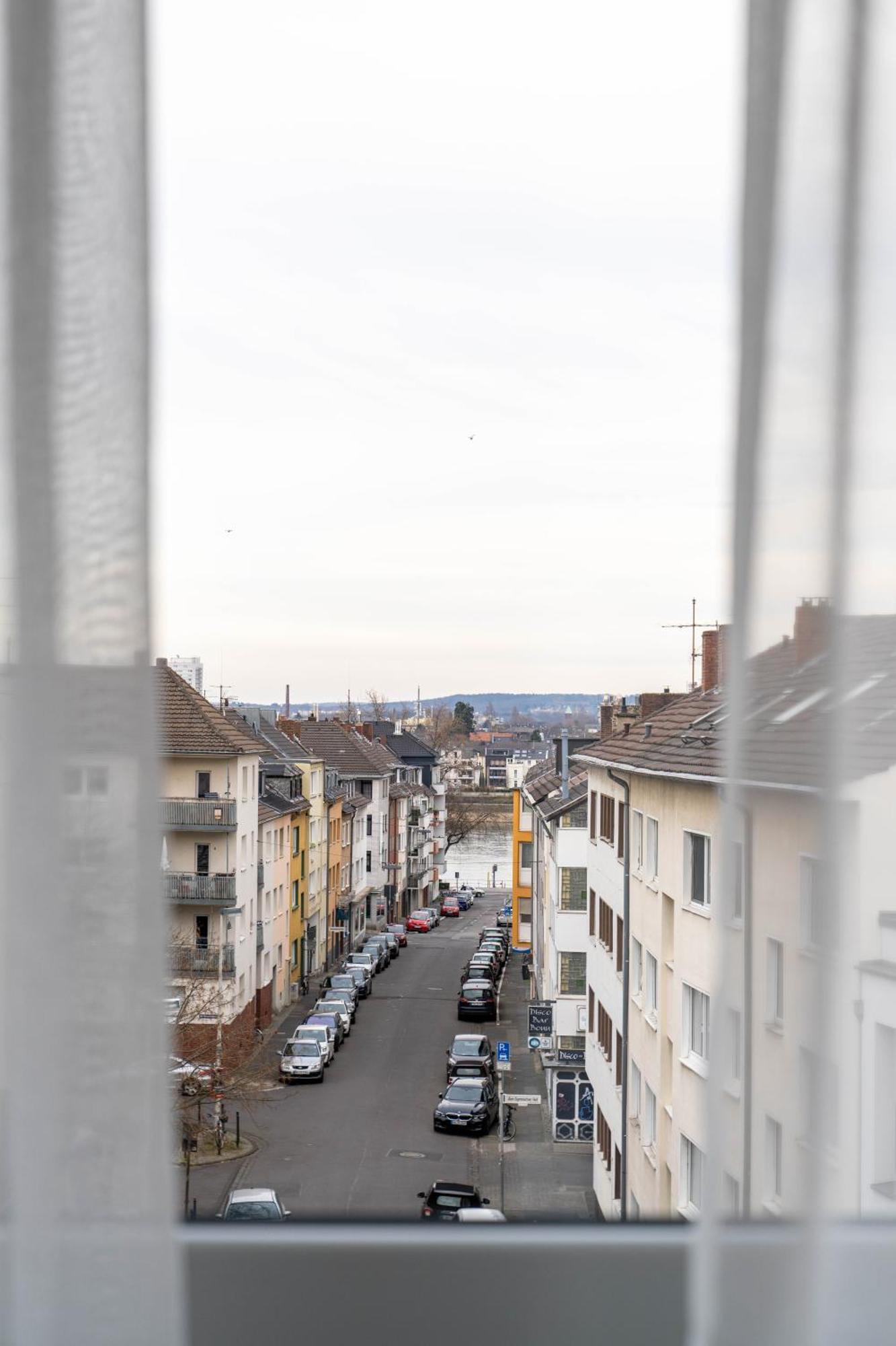 83 3* Bonn